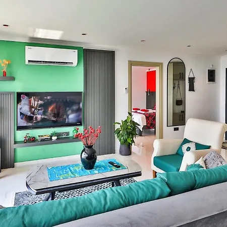 Luxury In Uzumlu Village וילה