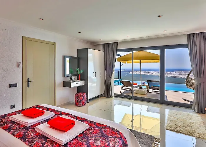 Luxury In Uzumlu Village ヴィラ