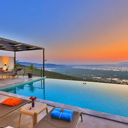 Luxury In Uzumlu Village فيلة *