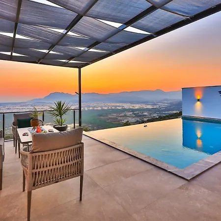 Luxury In Uzumlu Village *